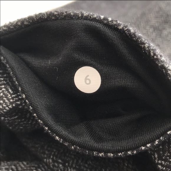 Lululemon herringbone winder under leggings - Picture 5 of 6